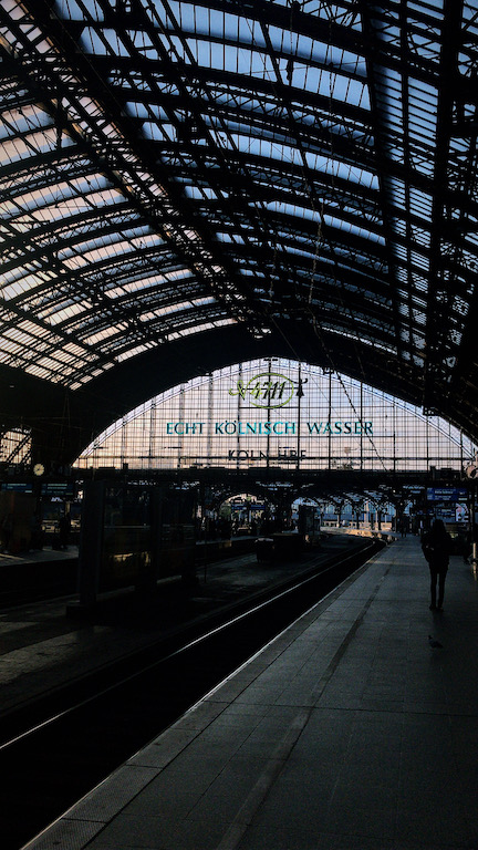 Sunrise in Köln Hbf